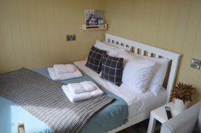 Middlehead Huts